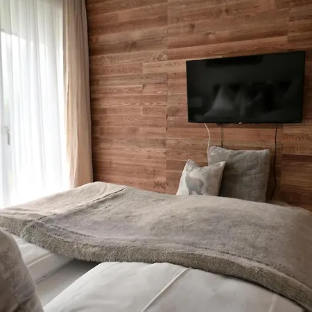 Eden Mountain Resort- Karola Apartment *